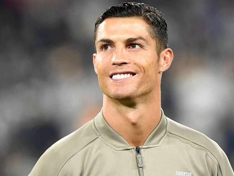 بالفيديو: رونالدو يكشف عن سيارته الجديدة الفاخرة... قيمتها أكثر من مليون دولار